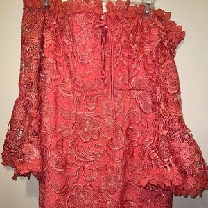 Laced long sleeves dress